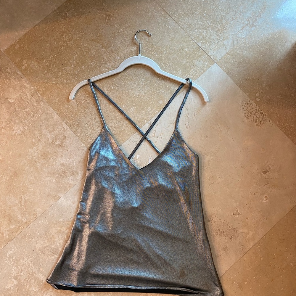 Revolve BY THE WAY metalic top - Picture 5 of 5